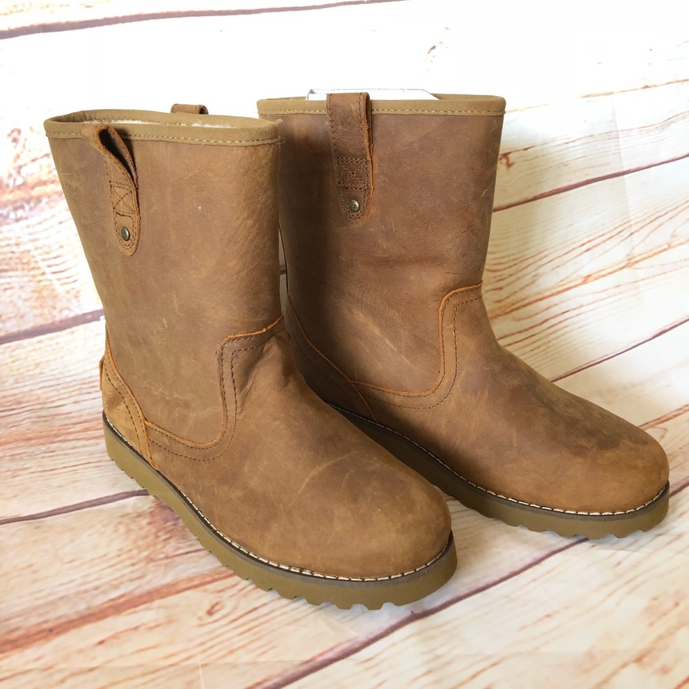 UGG Redwood Chestnut Leather Sheepskin Wtrprf Boot